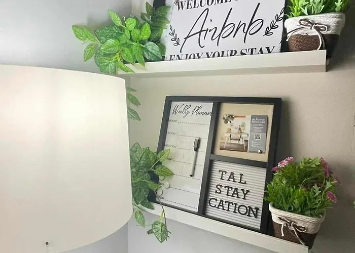 Arnie's Staycation Apartamento